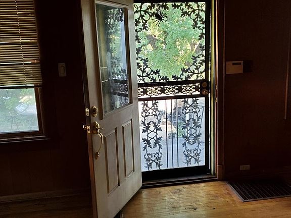 2nd image of 923 Ann Ave