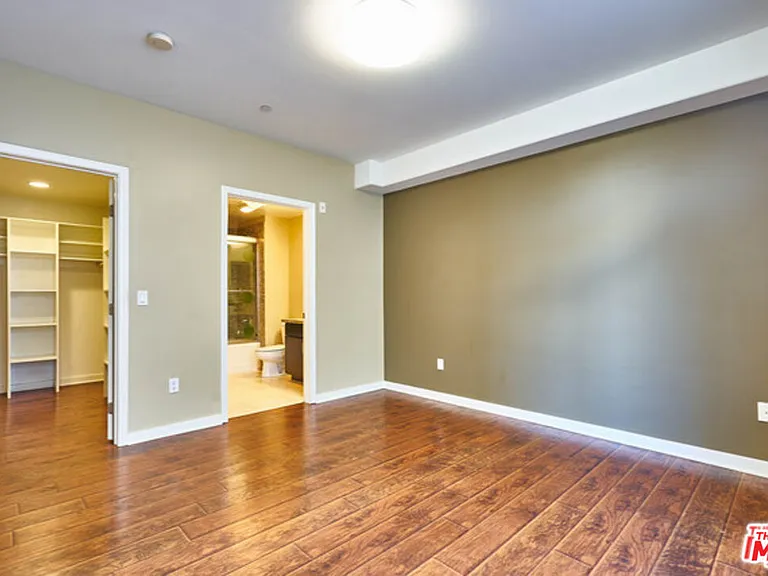 401 N Serrano Ave #105 — Photo 2