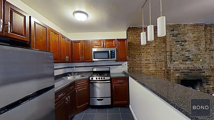 Rented by Bond New York | media 9