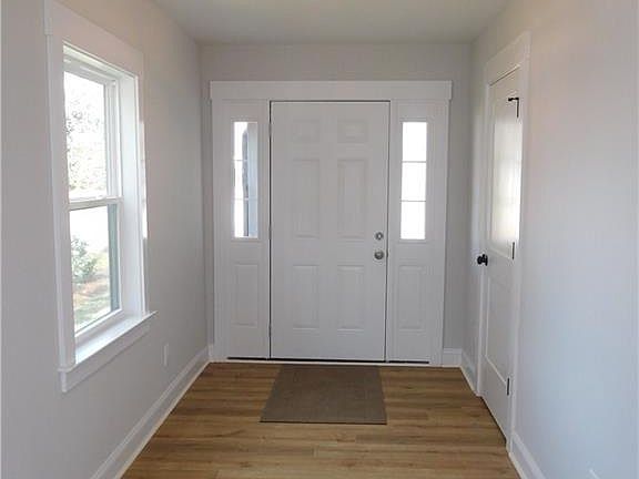 3rd image of 4210 Country Club Rd