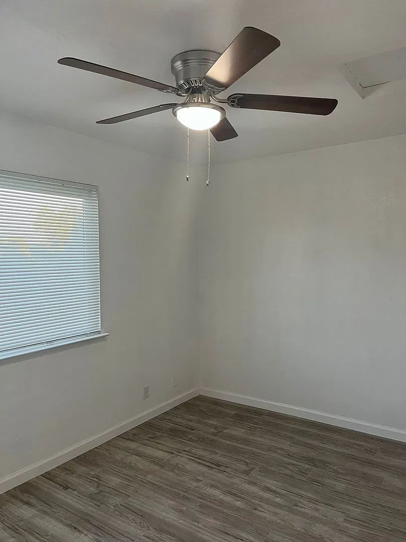 Redwood Garden Apartments — Photo 4