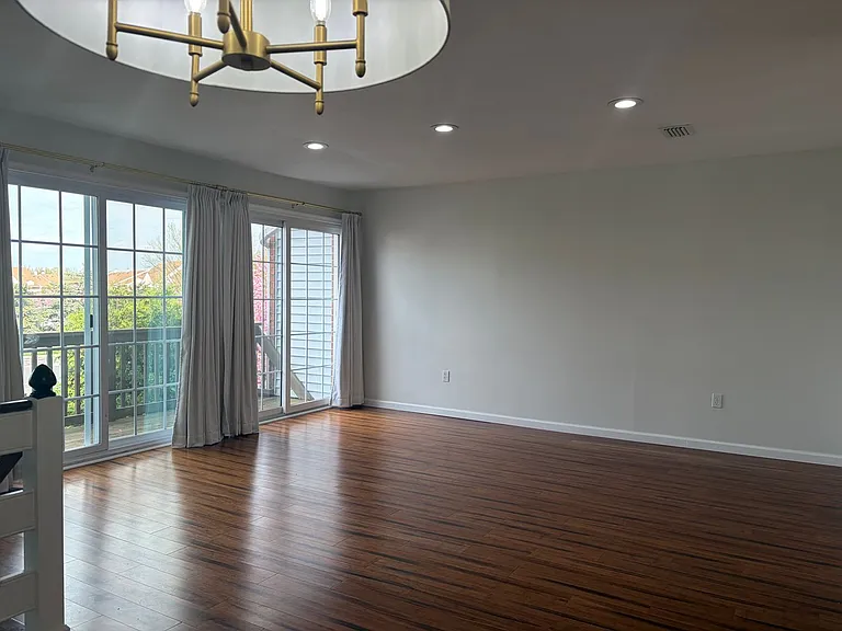 421 Wendover Dr #126B — Photo 10