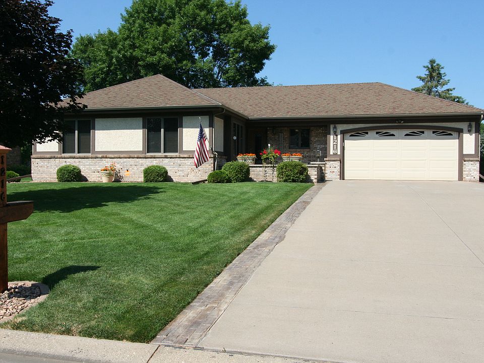 Meticulously kept & lovely!