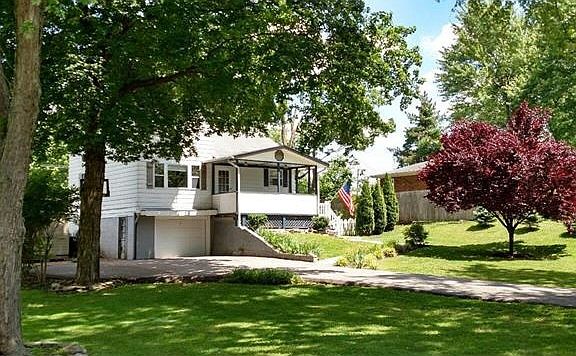 2nd image of 18 Monticello Pl