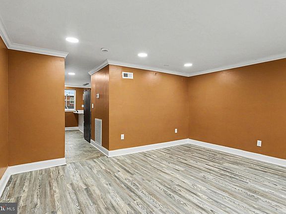 3rd image of 7945 Eastdale Rd