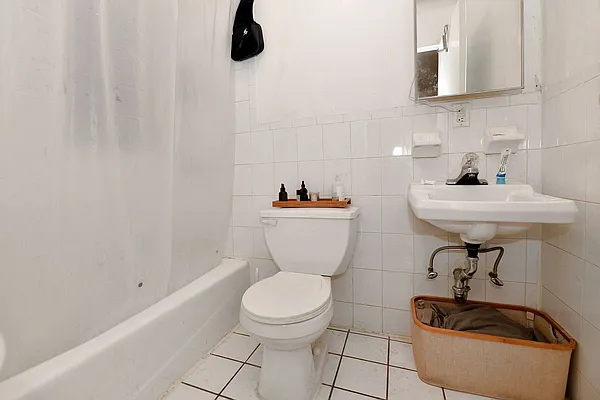 Rented by J Misrahi Realty Corp | media 24