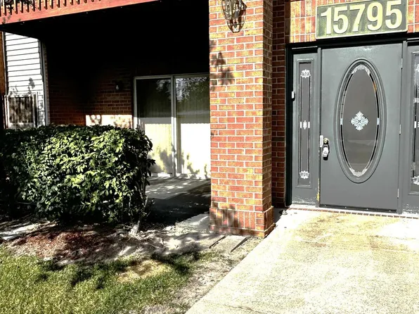 15795 Lakeside Dr APT 1, Southgate, MI 48195