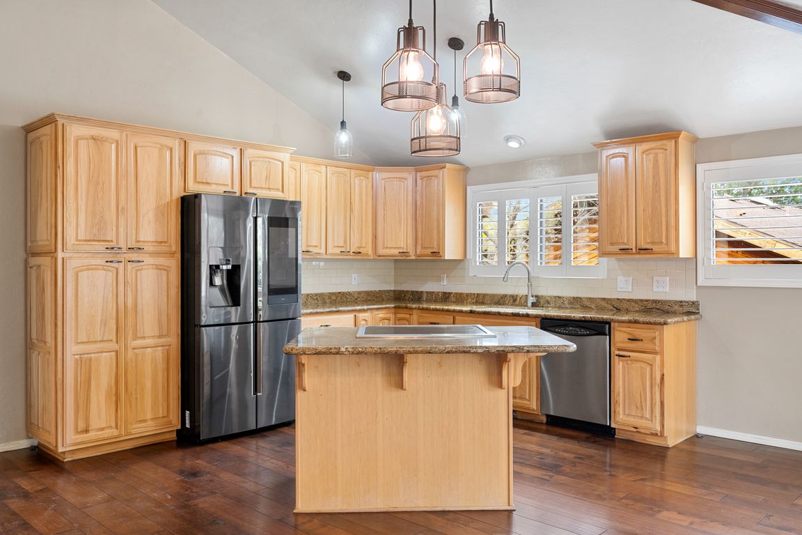 12-Kitchen