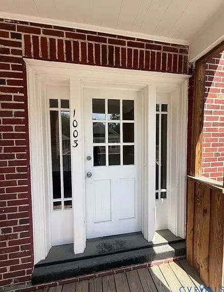 1003 Bank St — Photo 1