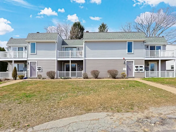 155 Saint Barnabe St APT 1B, Woonsocket, RI 02895