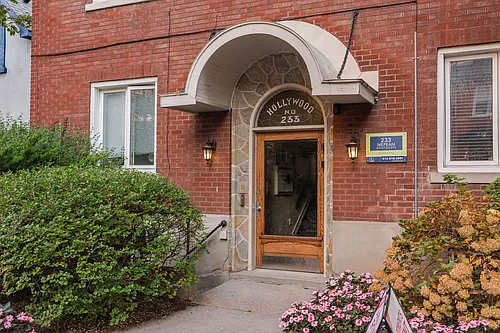 233 Nepean St Photo 1