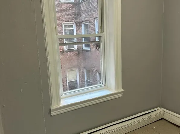 31 Gray Street image 10 of 15