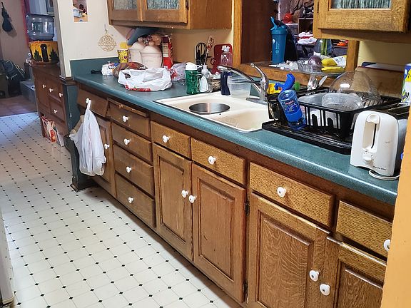 3rd image of 6246 S 38th St