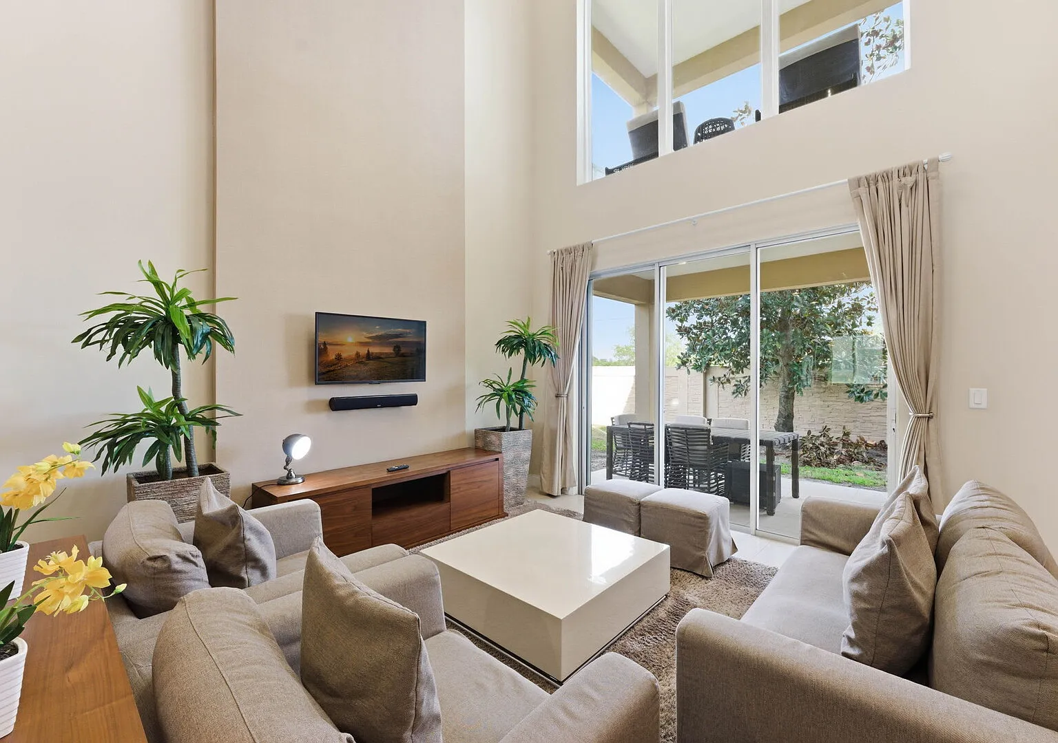 Magic Village 4BR, Spacious and Stylish — Photo 1