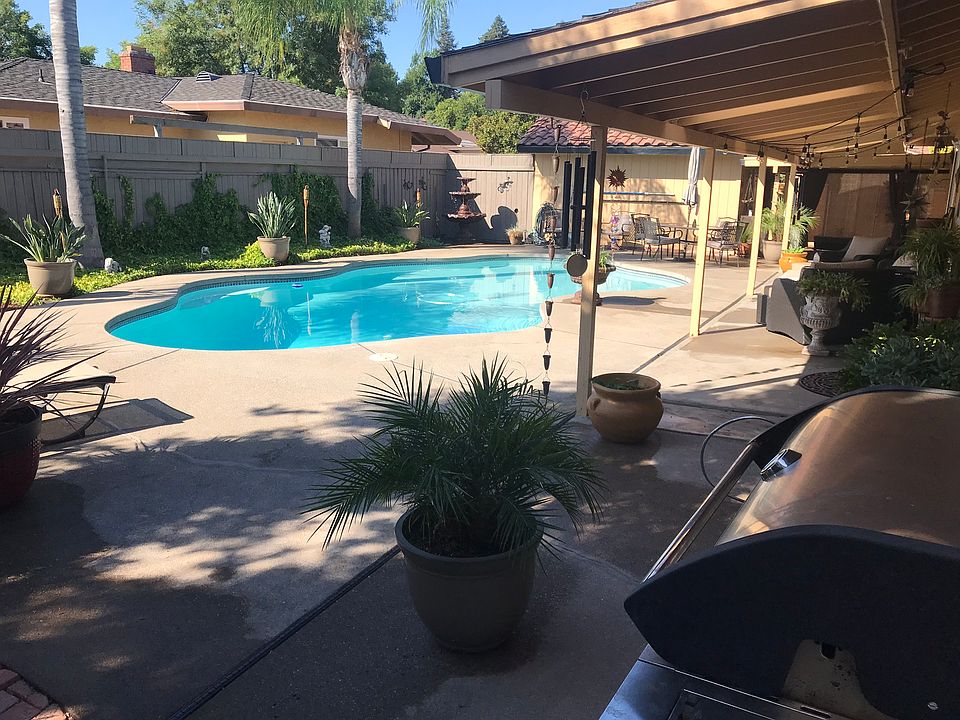2nd image of 3871 Maudray Way