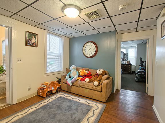 5th image of 9 Spruce St