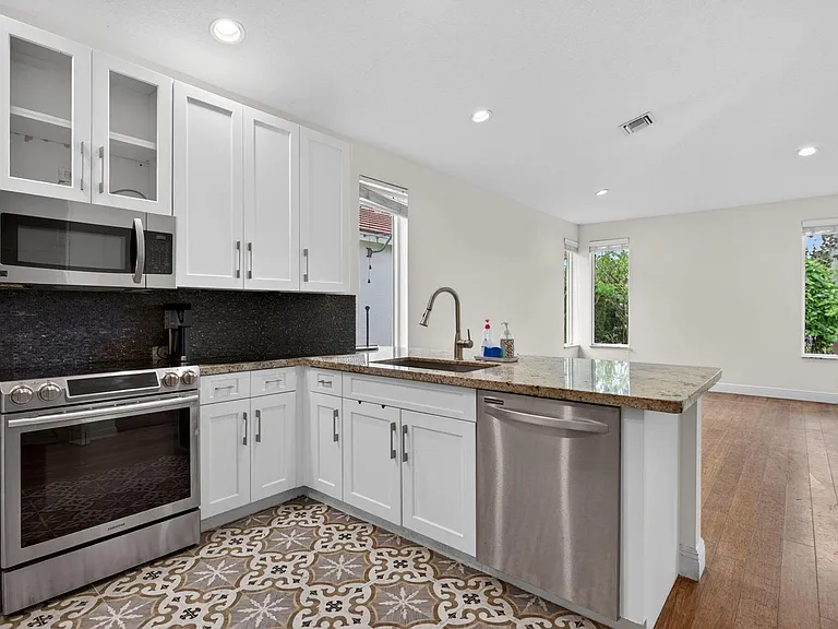 10027 Umberland Pl #10027 — Photo 1