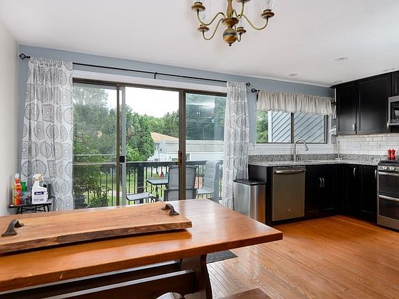 5th image of 113 Brigham St Unit 4C