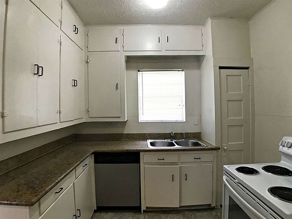 2nd image of 2423 Avenue A