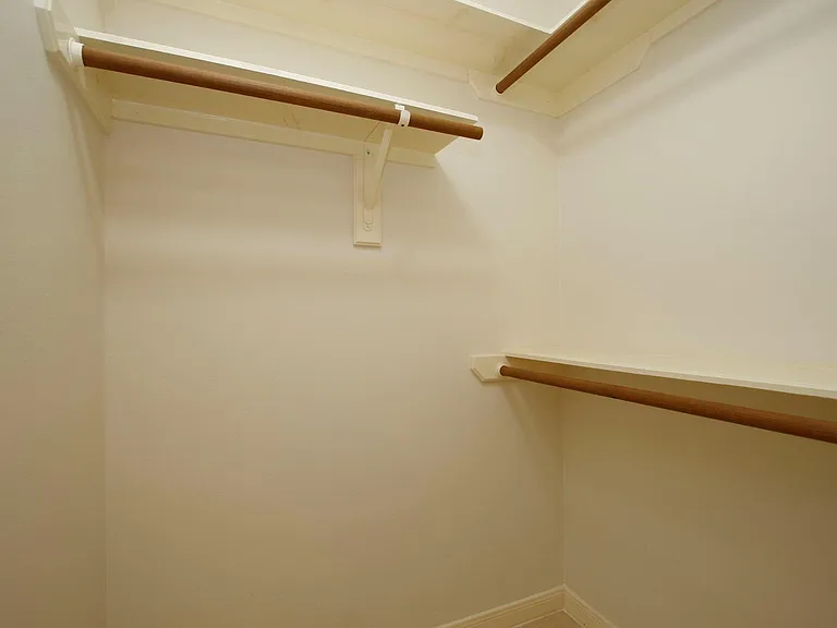 13618 Shadow Falls Ct — Photo 34