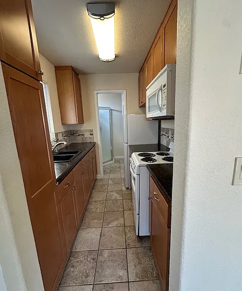 815 Liverpool Ct #C — Photo 7