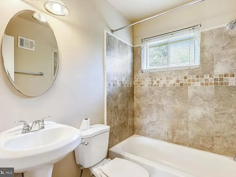 2436 Iverson St — Photo 6