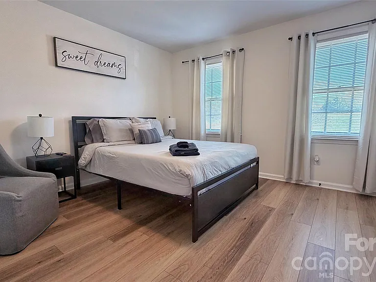 6314 Old Pineville Rd #B — Photo 11