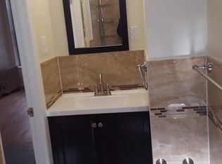 6043 71st Ave, Ridgewood, NY 11385