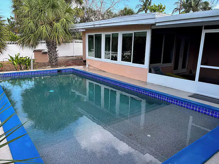 324 Avenida Madera