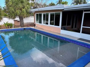 324 Avenida Madera, Sarasota, FL 34242