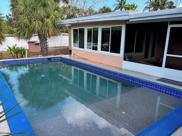 324 Avenida Madera, Sarasota, FL 34242