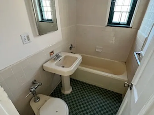 (undisclosed Address), Bronx, NY 10462