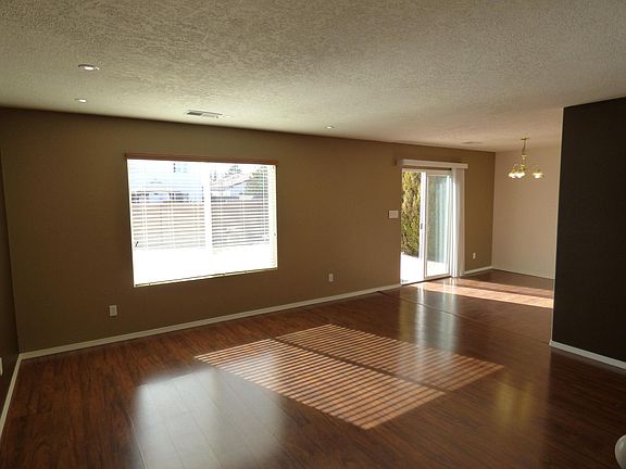 5th image of 1404 Villa Montana NE