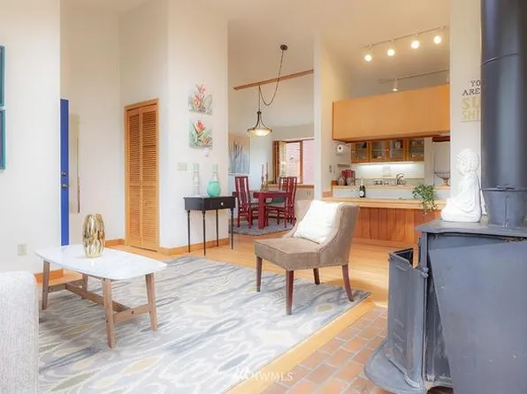 3823 Fremont Ave N APT D, Seattle, WA 98103