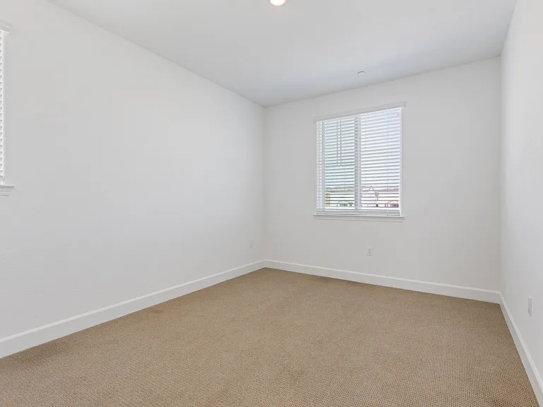 1072 Caraballo Dr — Photo 30