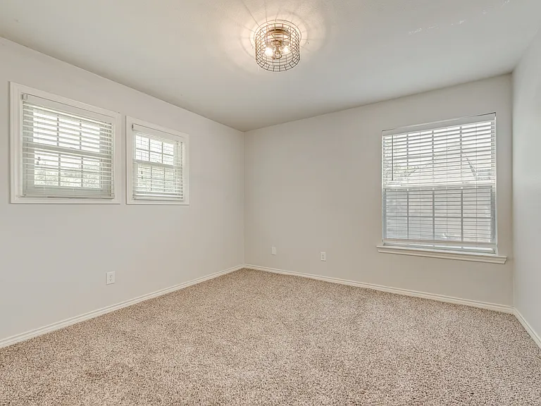 4641 Reunion Dr — Photo 13