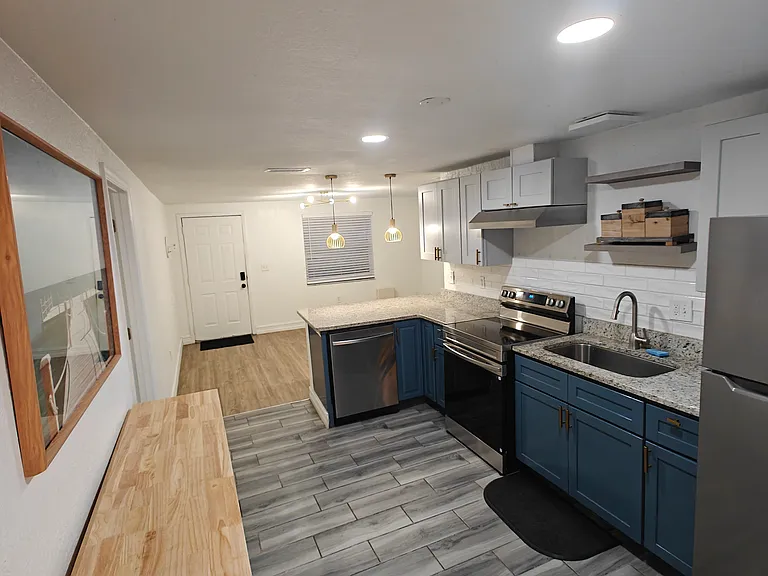 626 9th Ave W #A — Photo 11