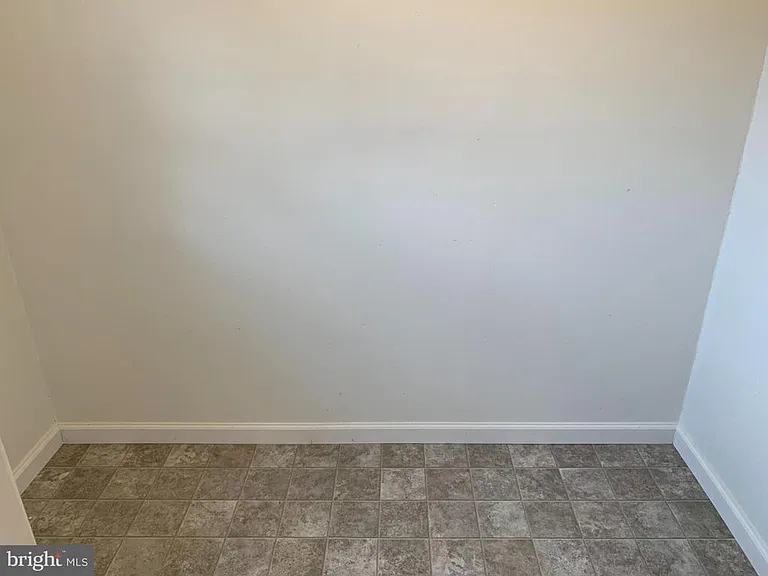 729 Dollar Ln — Photo 23