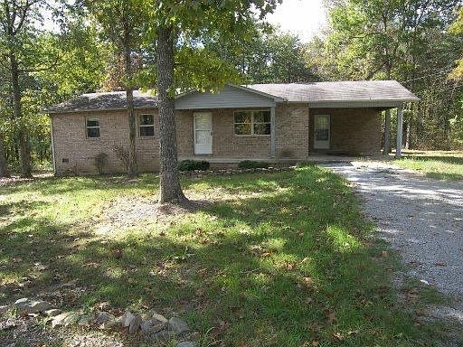 2nd image of 828 Woodlands Cir