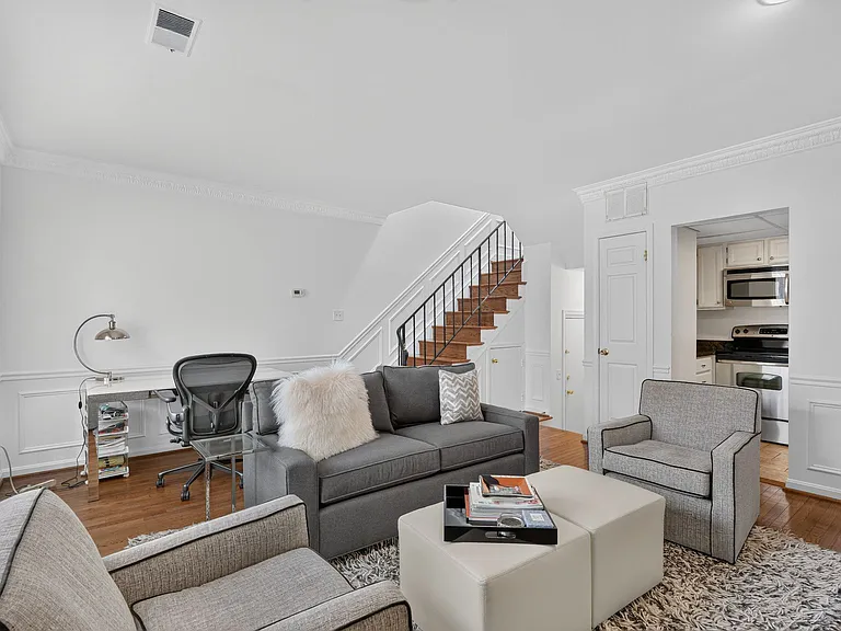 1835 Corcoran St NW #C — Photo 4