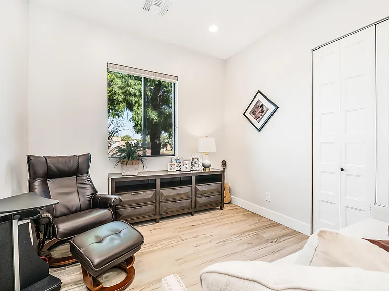 7417 E Paradise Dr — Photo 45