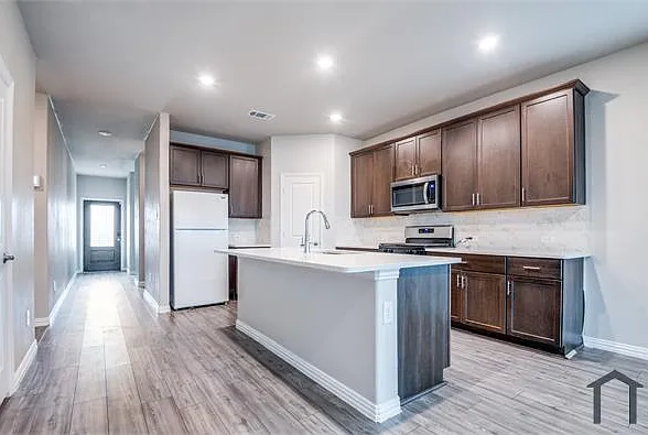 5219 Amistad Ave — Photo 23