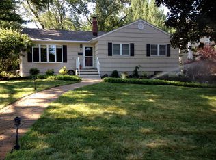 49 Rutherford Pl, Montvale, NJ 07645