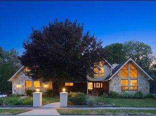 12144 Mountain Shadow Rd, Sandy, UT 84092
