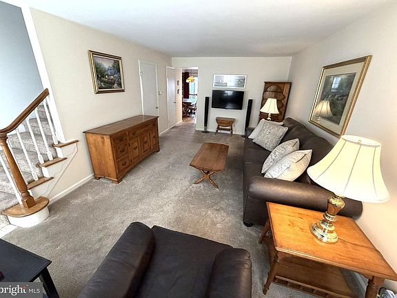 4th image of 136 Albemarle Dr