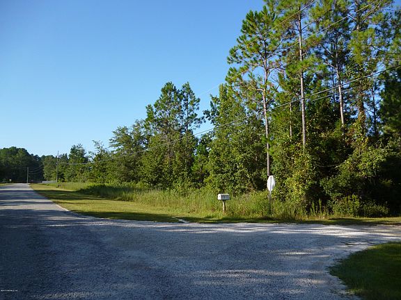 3rd image of 19 Orchid Ave