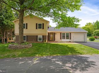 7797 Newington Woods Dr, Springfield, VA 22153