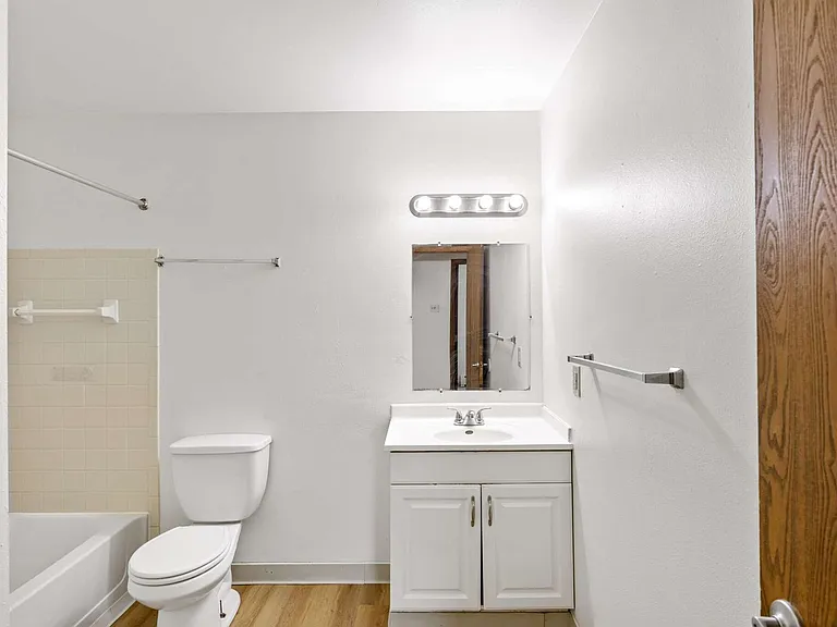 York Hills Apartments ( York Hills Apts LLC) — Photo 39