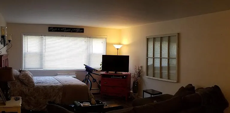 2405 W Balmoral Ave #1C — Photo 2