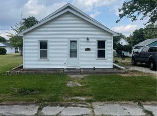 330 4th St, Clay Center, OH 43408